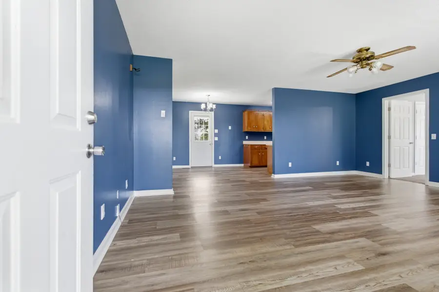 609 Hawkersmith Rd, Tullahoma, TN 37388 - #3