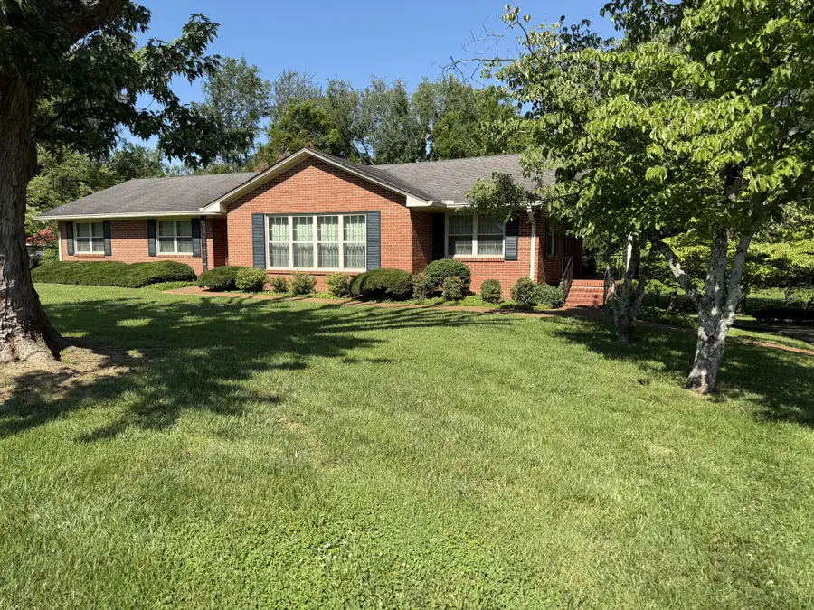 500 N Russell St N, Portland, TN 37148 - #3