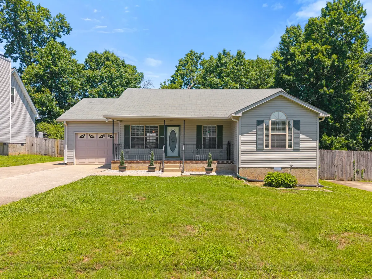 304 Riverwood Ct, La Vergne, TN 37086 - #1