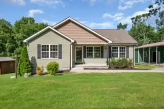 1315 North Charlotte Street, Dickson, TN 37055