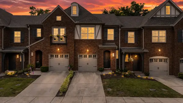 419 Waterbrook Dr, Mount Juliet, TN 37122
