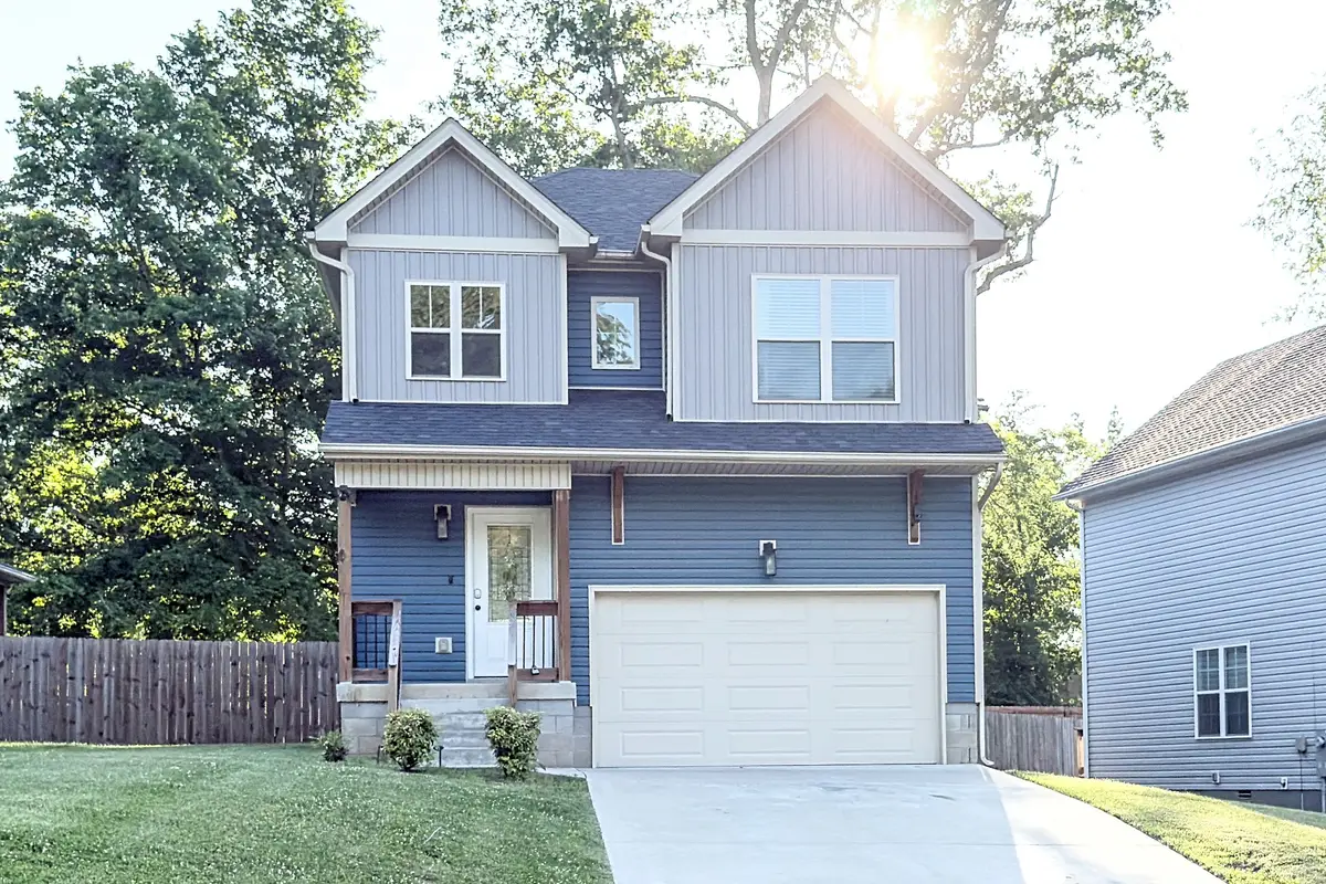 414B Oak St, Clarksville, TN 37042 - #1