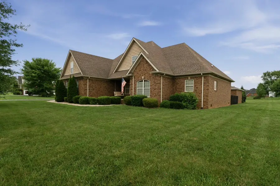 4638 Fairvue Farm Blvd, Bowling Green, KY 42104 - #3