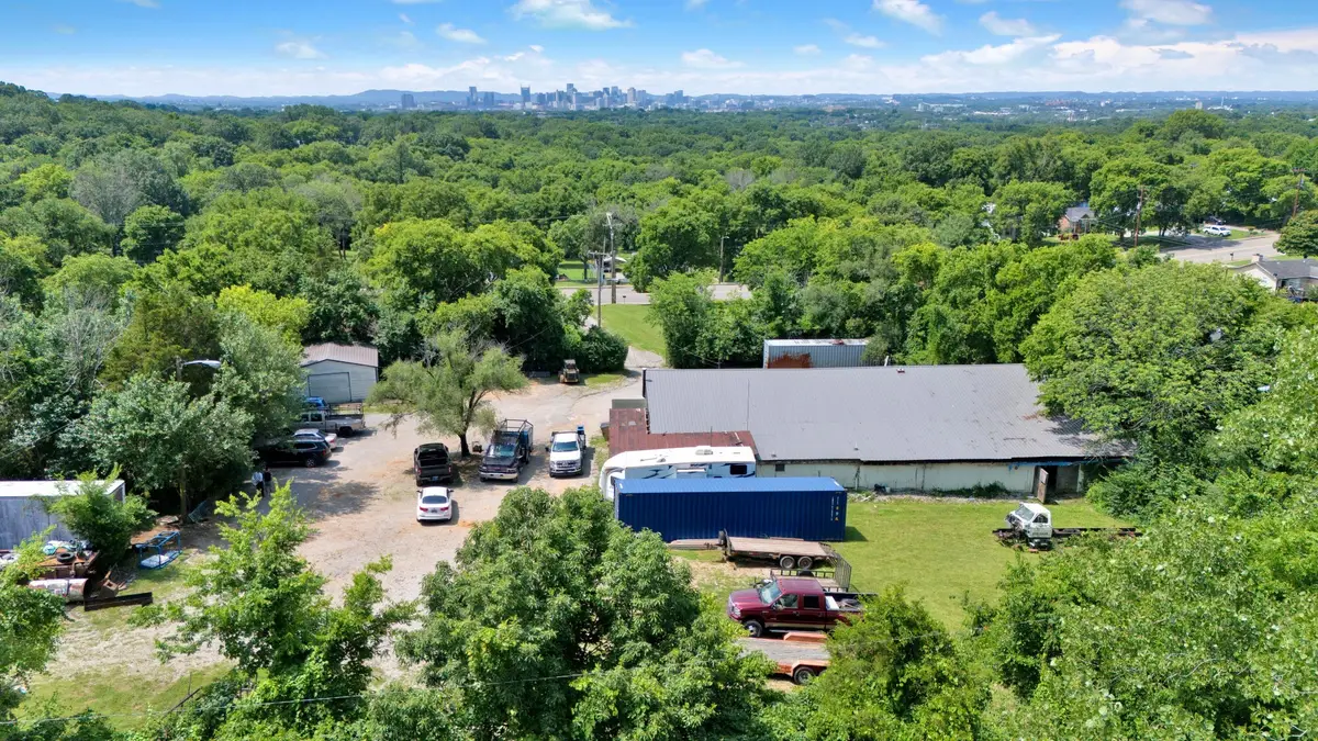 201 Hart Ln, Nashville, TN 37207 - #1