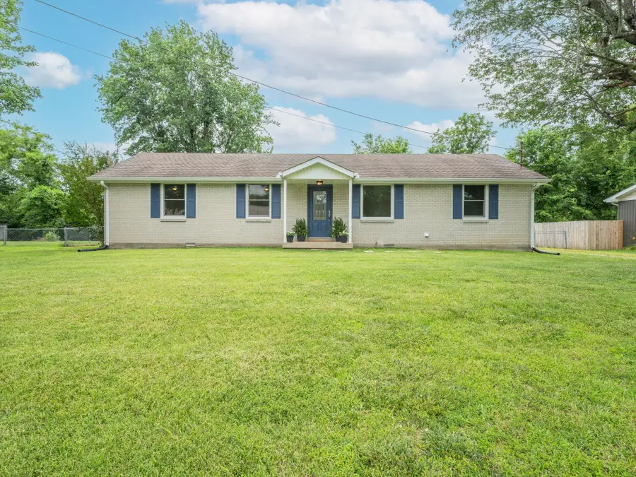 309 Peggy Dr, Cedar Hill, TN 37032 - #2