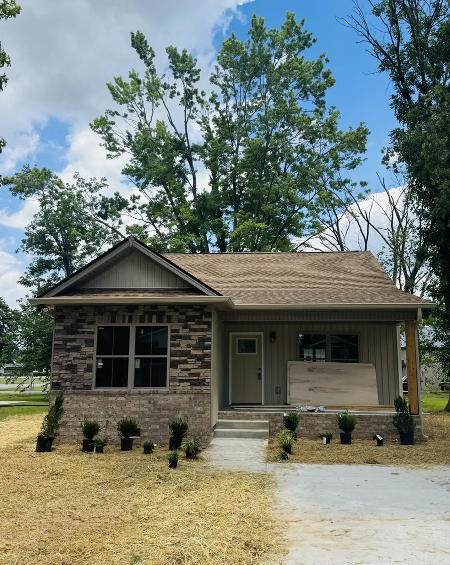 207 Strawberry St, Portland, TN 37148 - #2