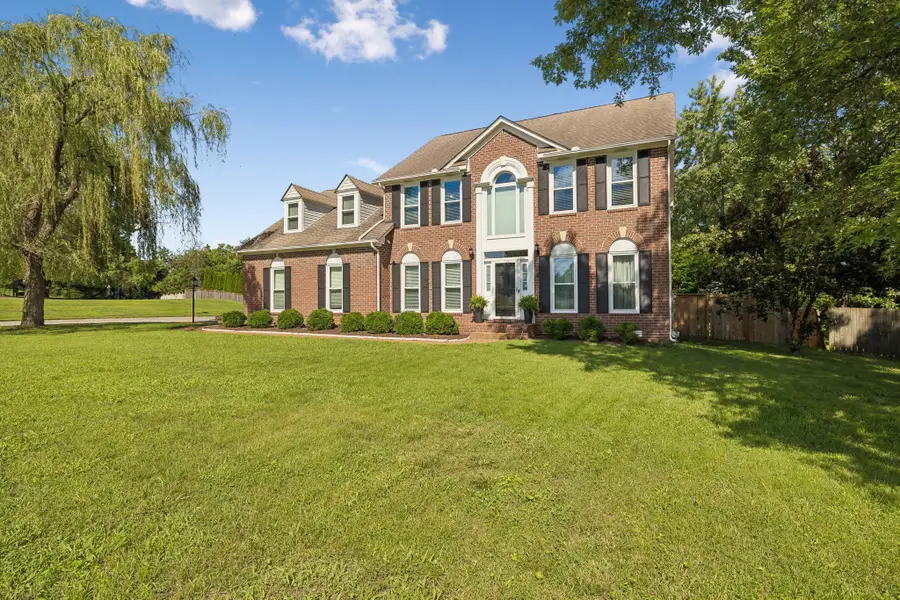 301 Mill Run Cir, Nashville, TN 37221 - #3