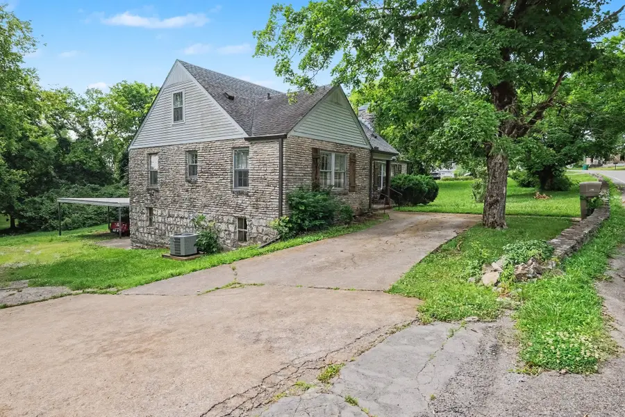219 8th Ave S, Lewisburg, TN 37091 - #2