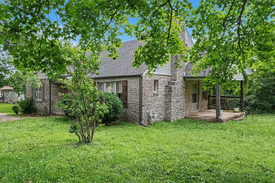 219 8th Ave S, Lewisburg, TN 37091 - #3