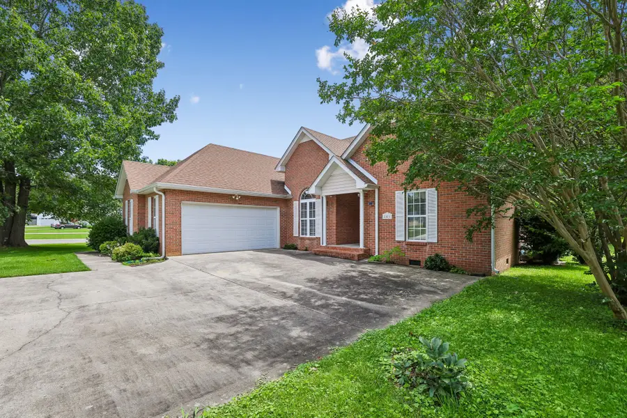 201 Jennings Cir, Tullahoma, TN 37388 - #3