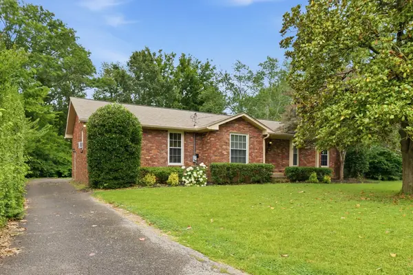 118 Carriage Dr, Nashville, TN 37221