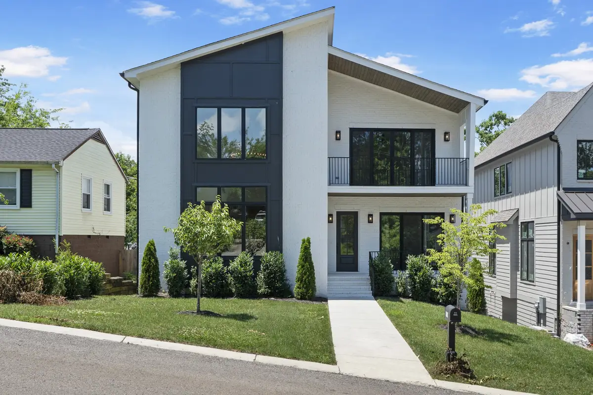 341 Chamberlin St, Nashville, TN 37209 - #1