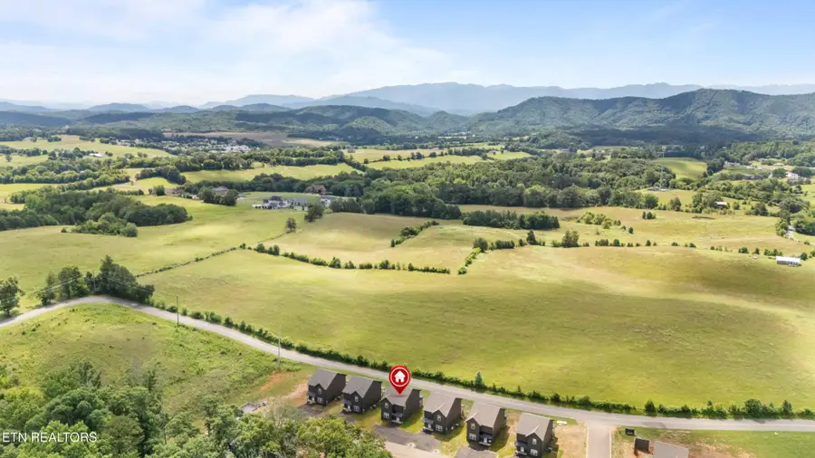 958 Lacy Ct, Sevierville, TN 37862 - #2