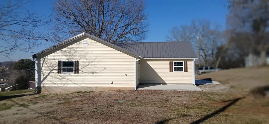 104 Buena Vista Avenue, Sweetwater, TN 37874 - #3