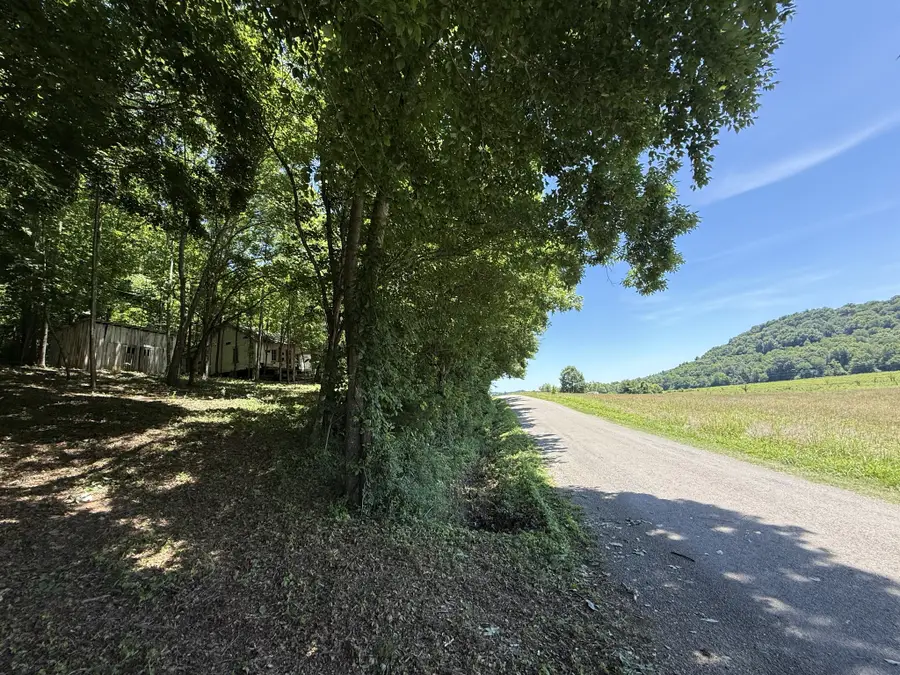 3585 Indian Creek Rd, Pulaski, TN 38478 - #3