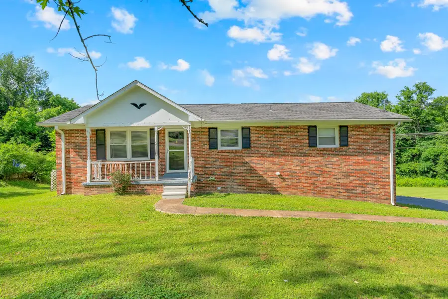 308 Lake Dr, Columbia, TN 38401 - #3
