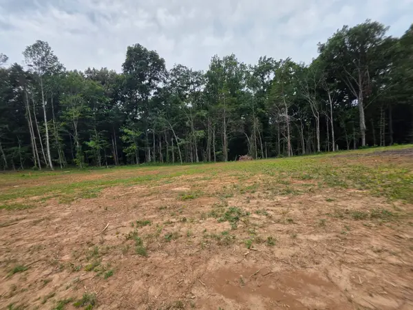 6 Shellsford Rd, McMinnville, TN 37110