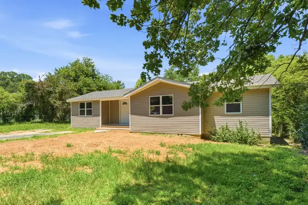 499 Growden Ln, Tullahoma, TN 37388