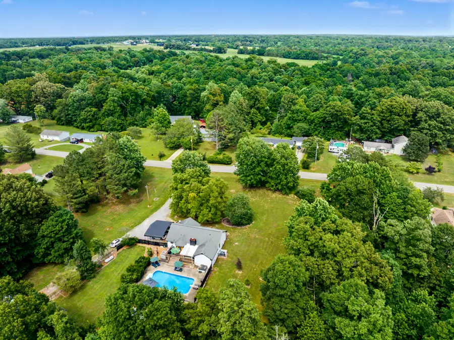 2552 Farms Cir, Woodlawn, TN 37191 - #3