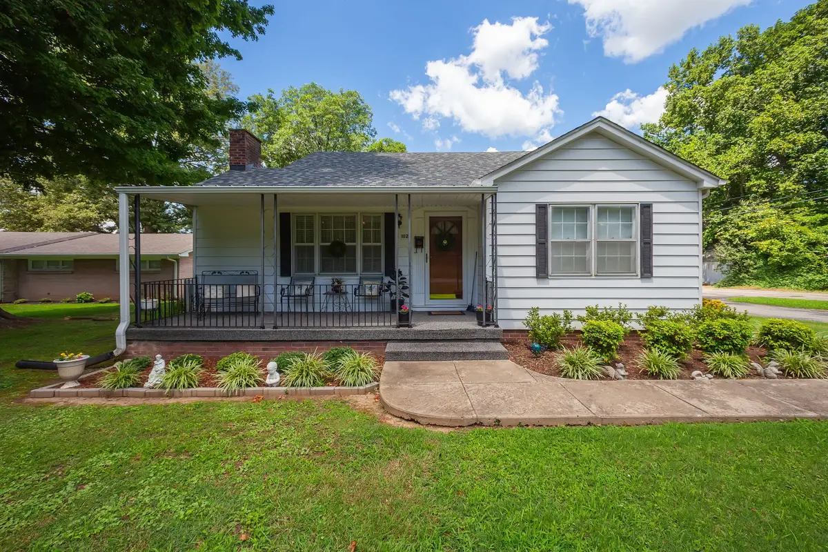 1026 S College St, Trenton, TN 38382 - #1
