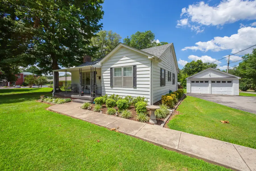 1026 S College St, Trenton, TN 38382 - #3