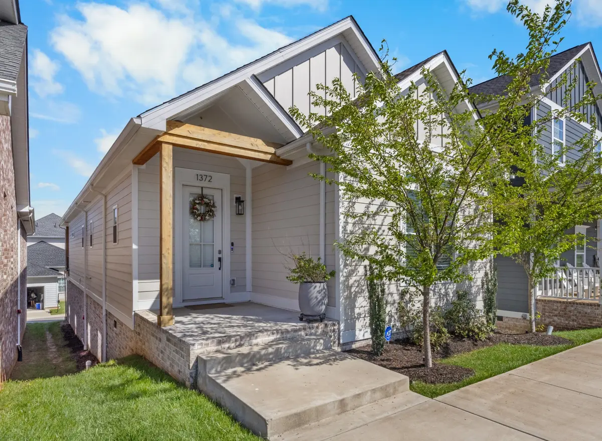 1372 Hicks Edgen Rd, Pleasant View, TN 37146 - #1