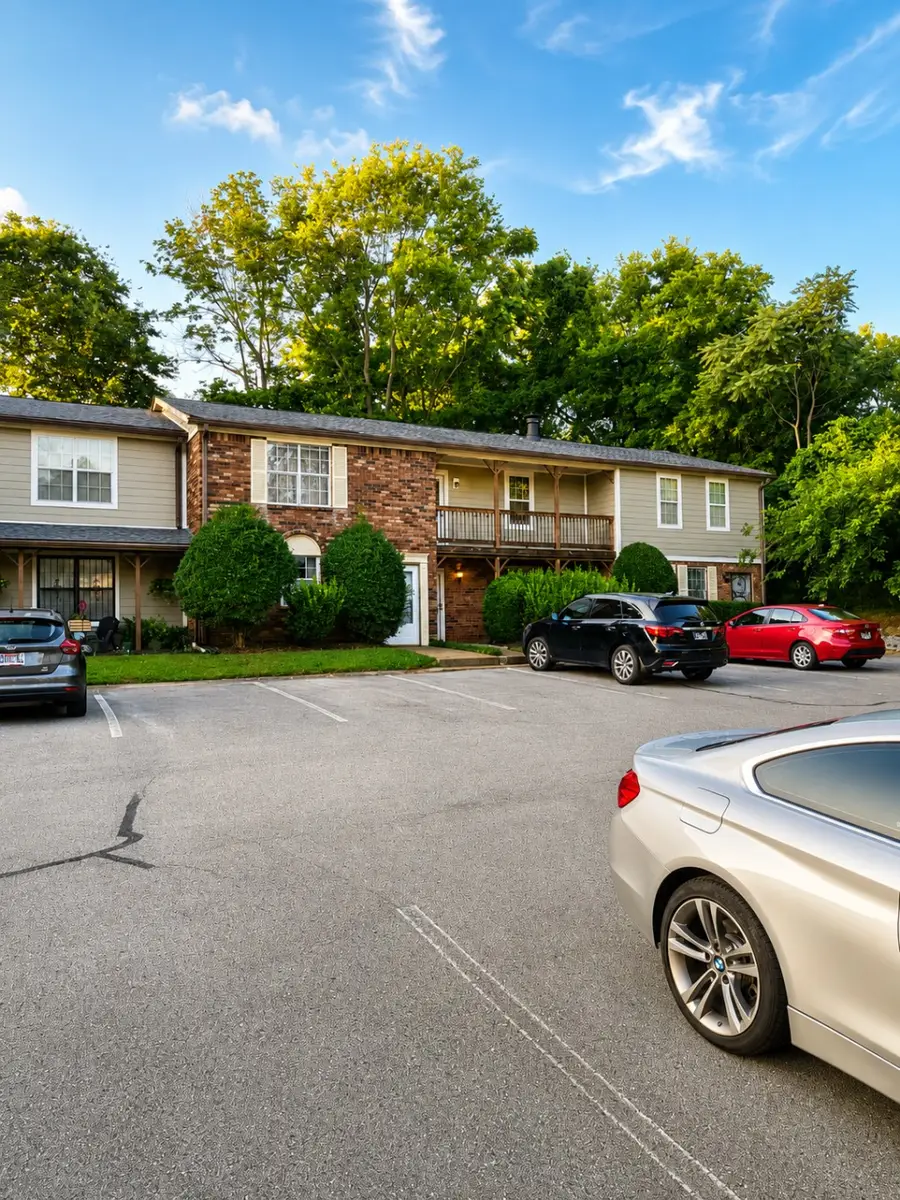 946 Coarsey Dr, Nashville, TN 37217 - #2