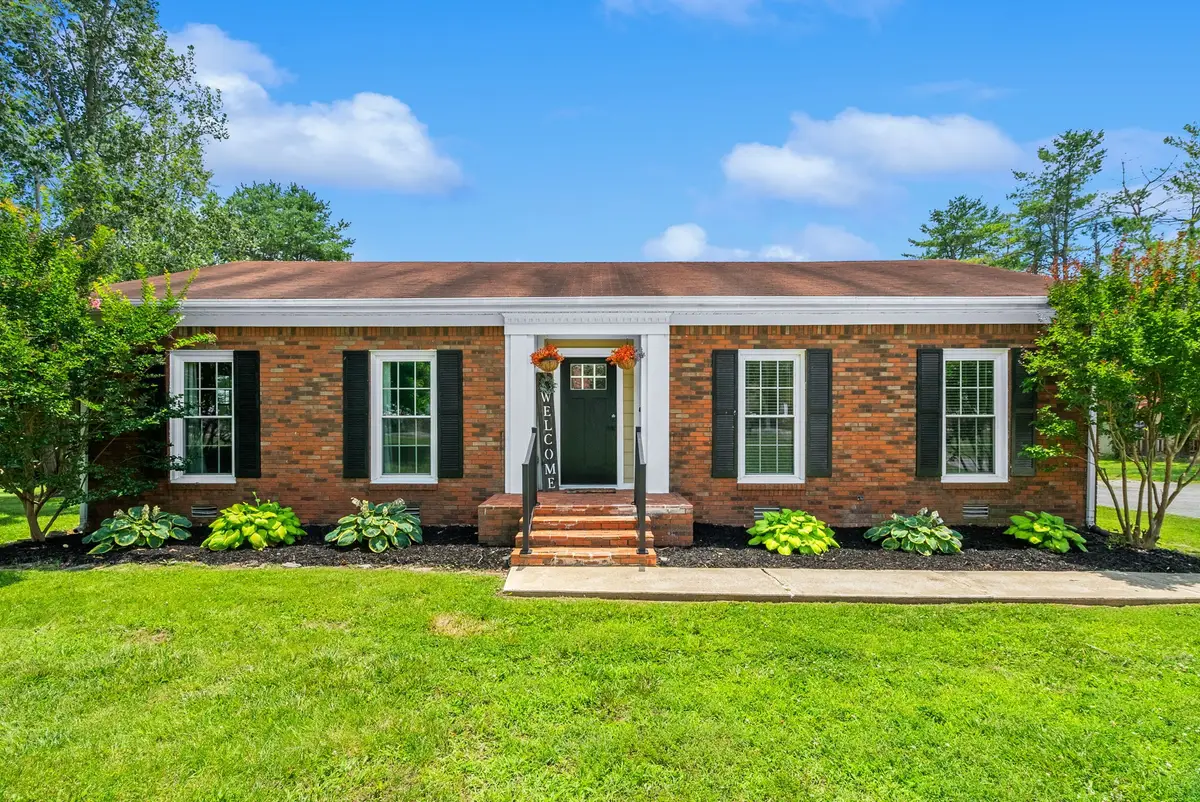605 N Russell St, Portland, TN 37148 - #1