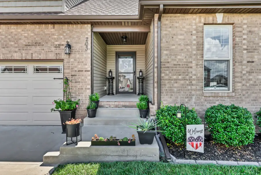 203 Quail Ct, Clarksville, TN 37042 - #2