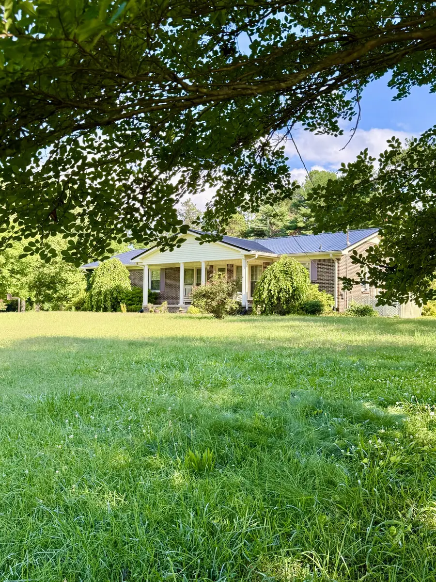 301 W College St, Summertown, TN 38483 - #3