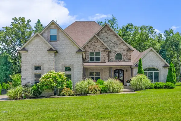 1130 Reda Dr, Clarksville, TN 37042