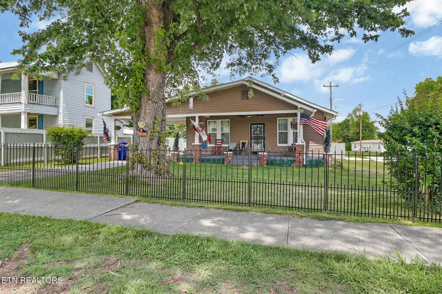400 W Rockwood St, Rockwood, TN 37854 - #2
