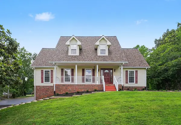 624 N Woodson Rd, Clarksville, TN 37043