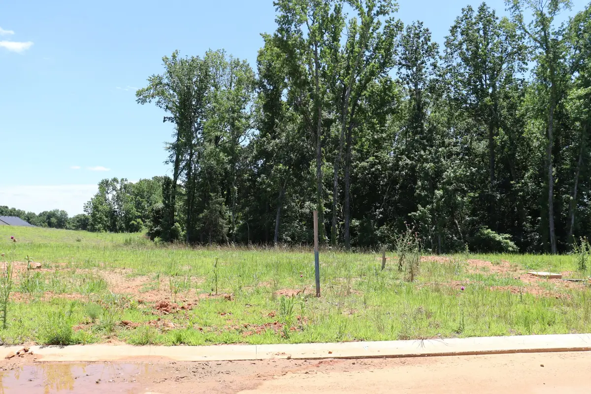 1638 Hidden Creek Trl, Clarksville, TN 37043 - #1