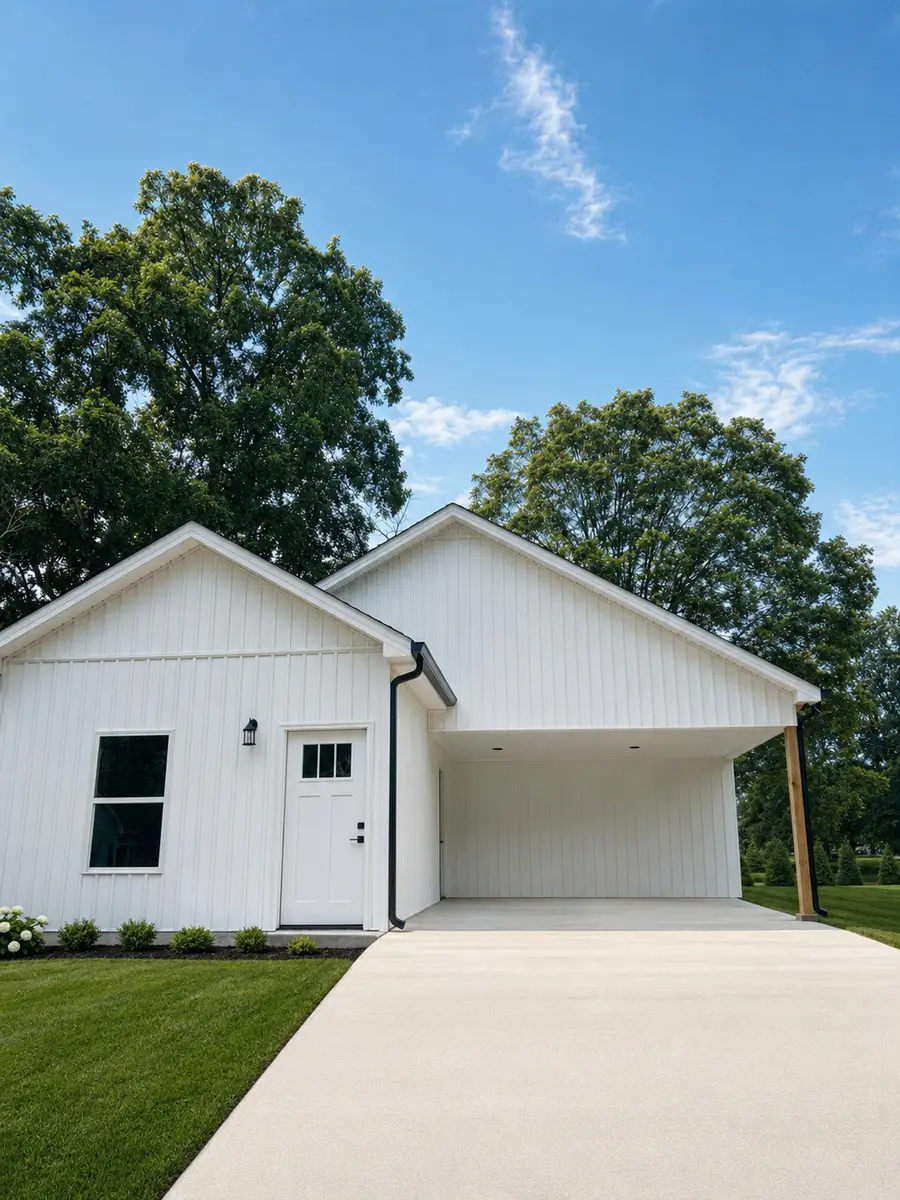 318 1st Ave, Lawrenceburg, TN 38464 - #2