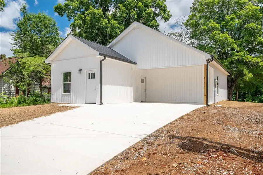 318 1st Ave, Lawrenceburg, TN 38464 - #3