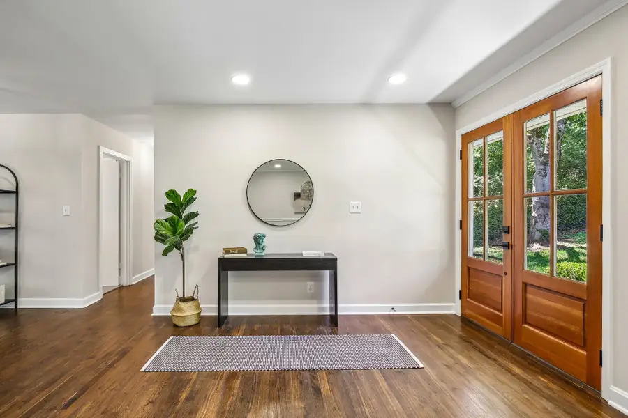 814 Kendall Dr, Nashville, TN 37209 - #3