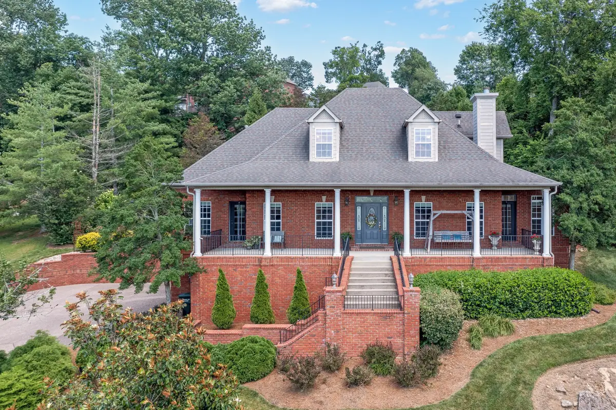 8216 W Chase Ct, Nashville, TN 37221 - #1