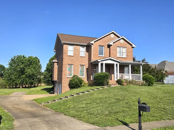846 Woodstock Ct, Clarksville, TN 37040