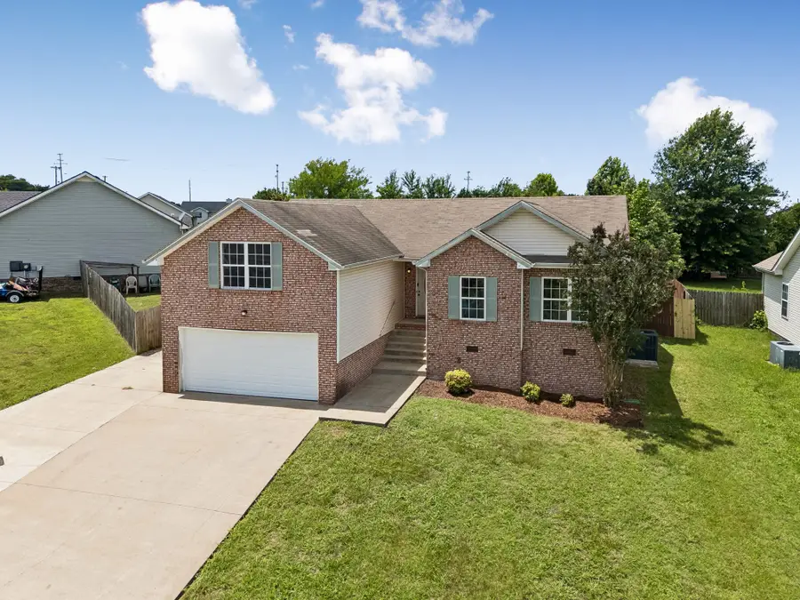 3177 Brook Hill Dr, Clarksville, TN 37042 - #3