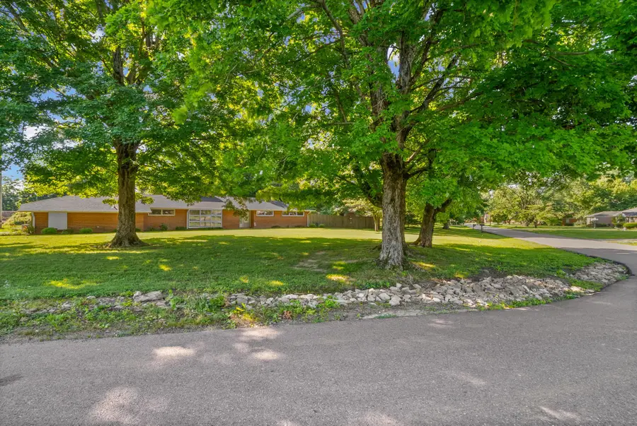 201 Marietta Dr, Hopkinsville, KY 42240 - #2