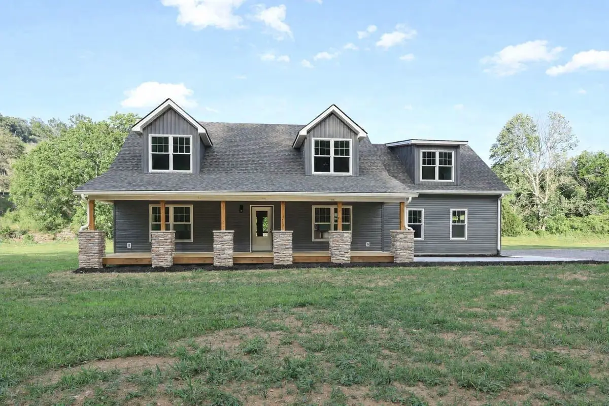 210 Granville Hwy, Chestnut Mound, TN 38552 - #1