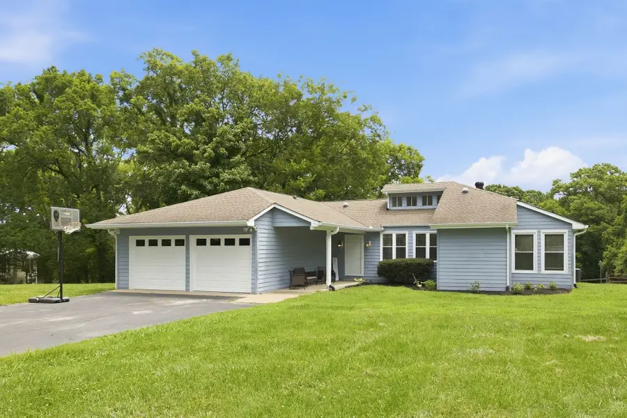 1061 Cliff White Rd, Columbia, TN 38401 - #3