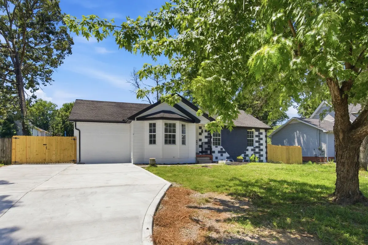137 Nelson Dr, La Vergne, TN 37086 - #1