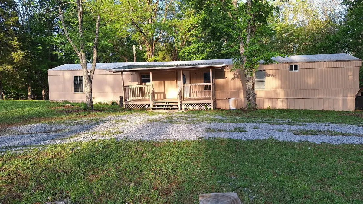 342 E Little Richland Rd, Waverly, TN 37185 - #1