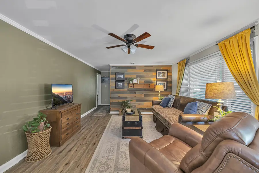 222 S Oakwood Ave, Clinton, TN 37716 - #3
