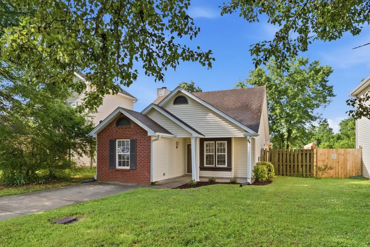 2014 Mansker Dr, Goodlettsville, TN 37072 - #1