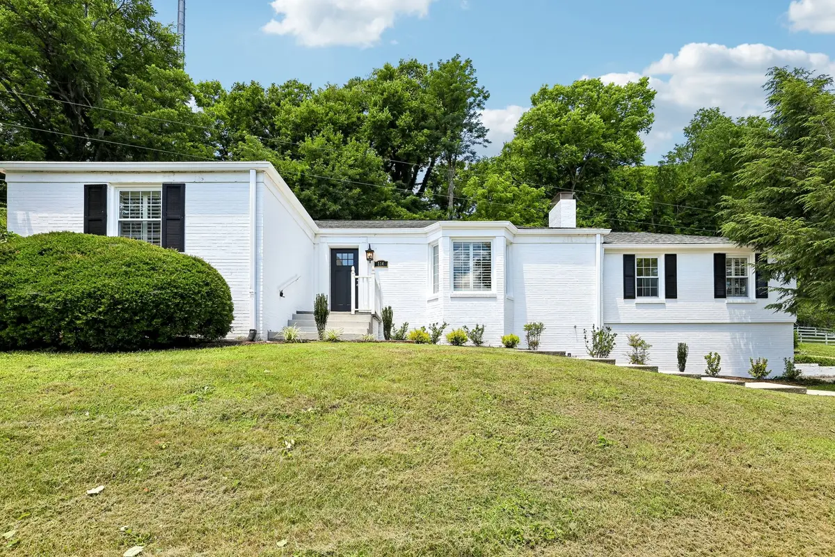 114 Fairview Dr, Mount Pleasant, TN 38474 - #1