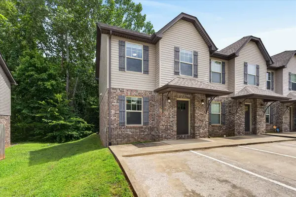 1763 Spring Water Dr, Clarksville, TN 37040