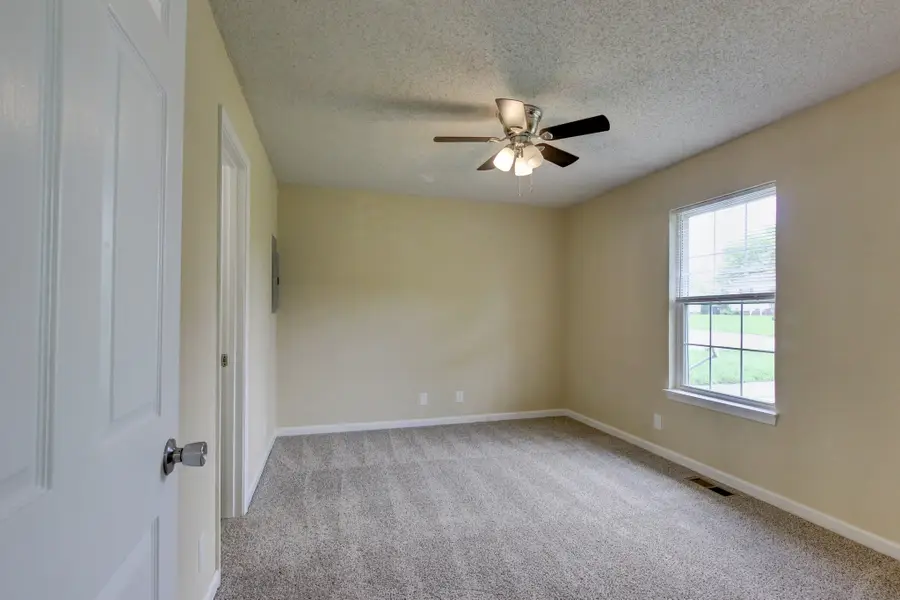 1006 Bush Ave, Oak Grove, KY 42262 - #3